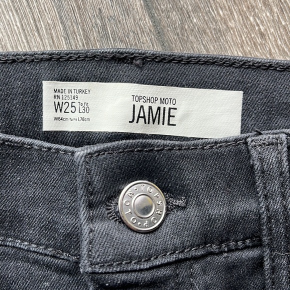 TOPSHOP | Jamie Moto Jeans with Rhinestones and Embroidery - Picture 2 of 6